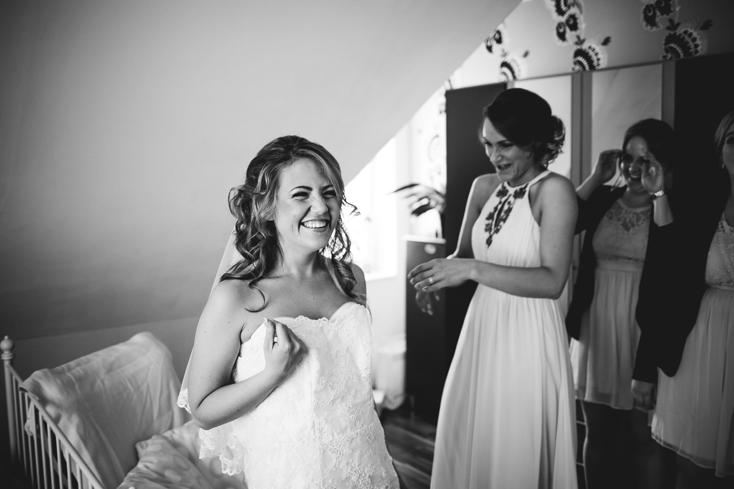 Die Braut mit den Jungfern.