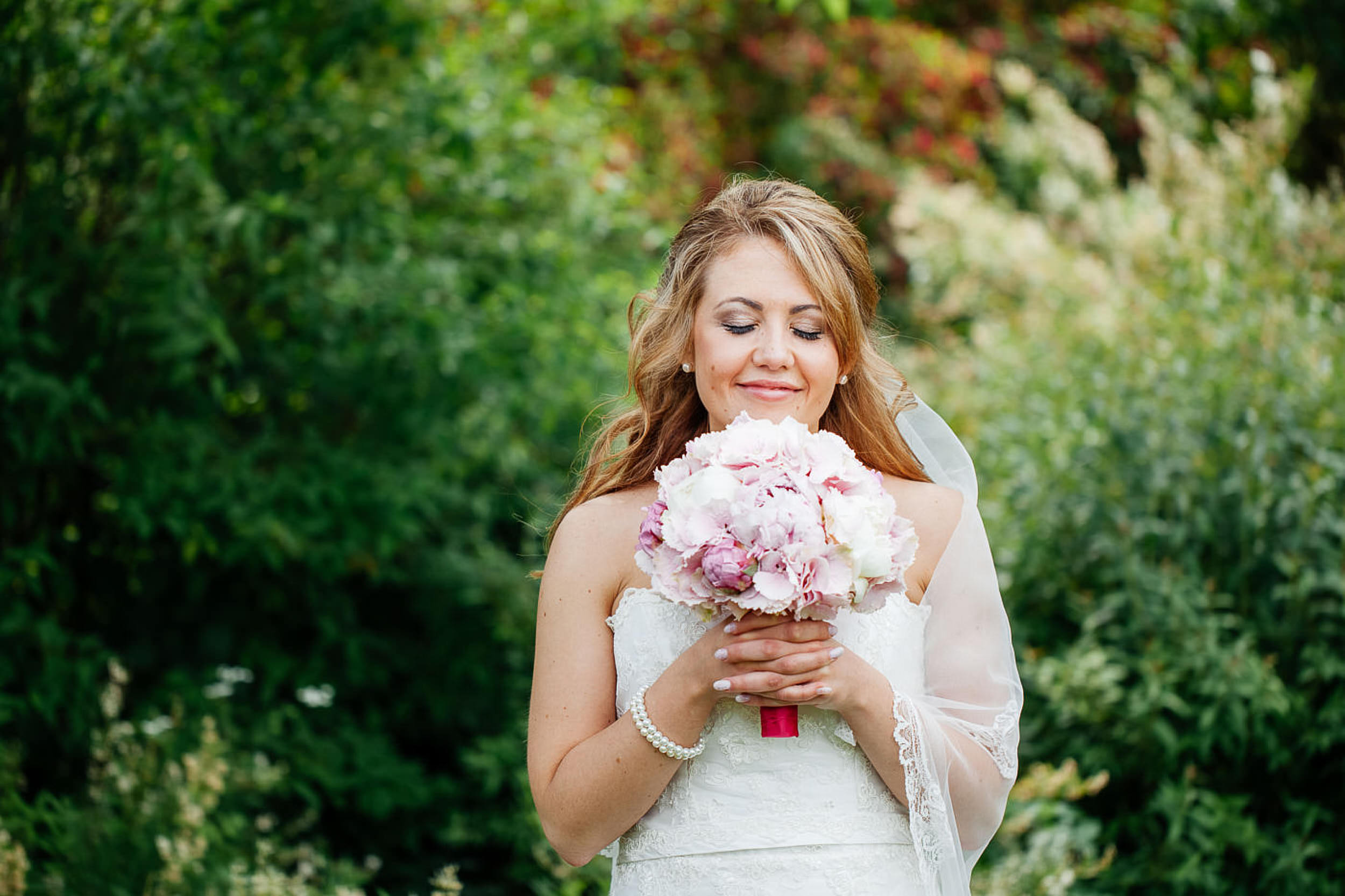 Brauttrichter im Braut Strau&szlig;.